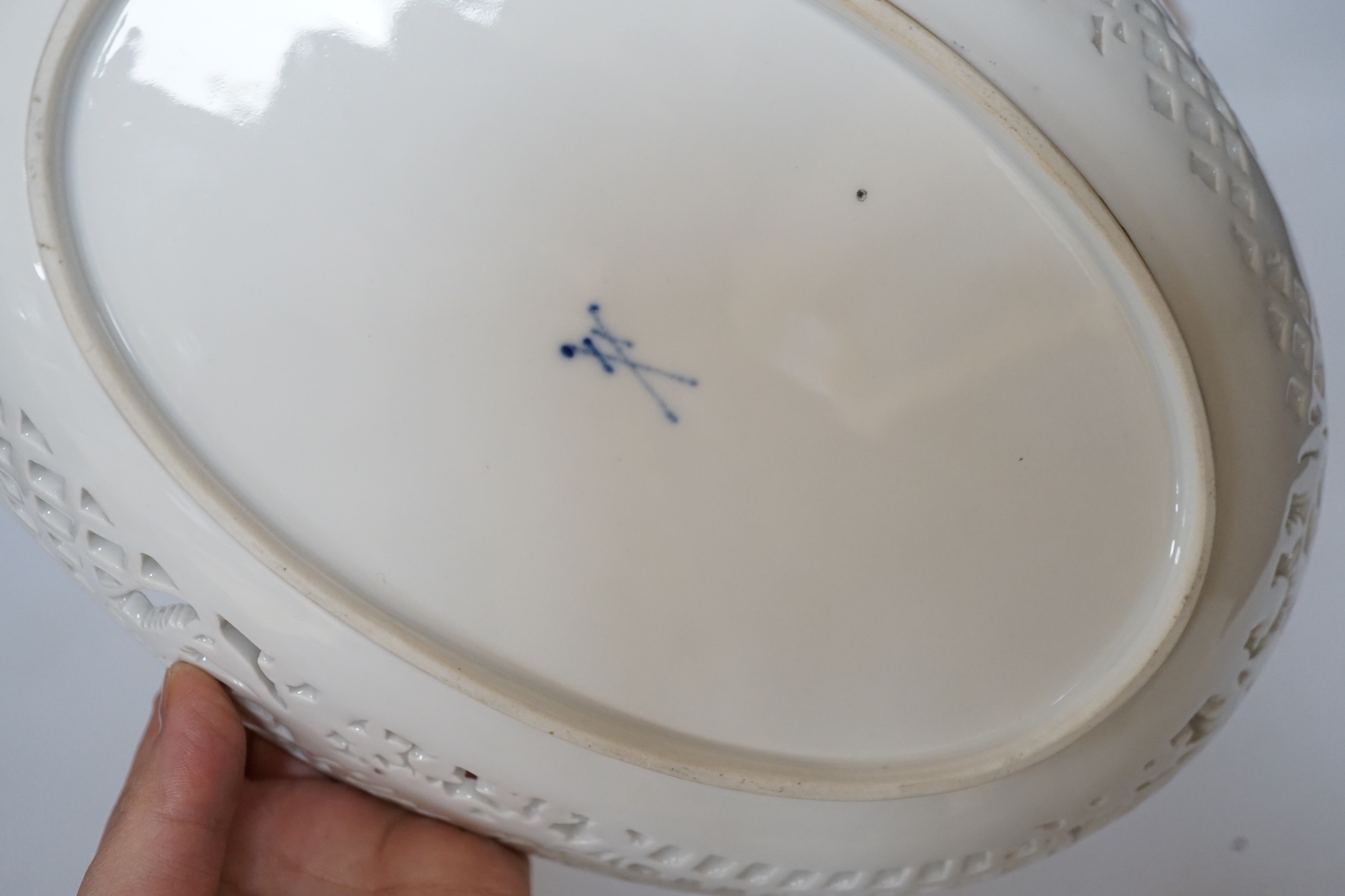 A pair of Meissen oval reticulated dishes, 28cm diameter